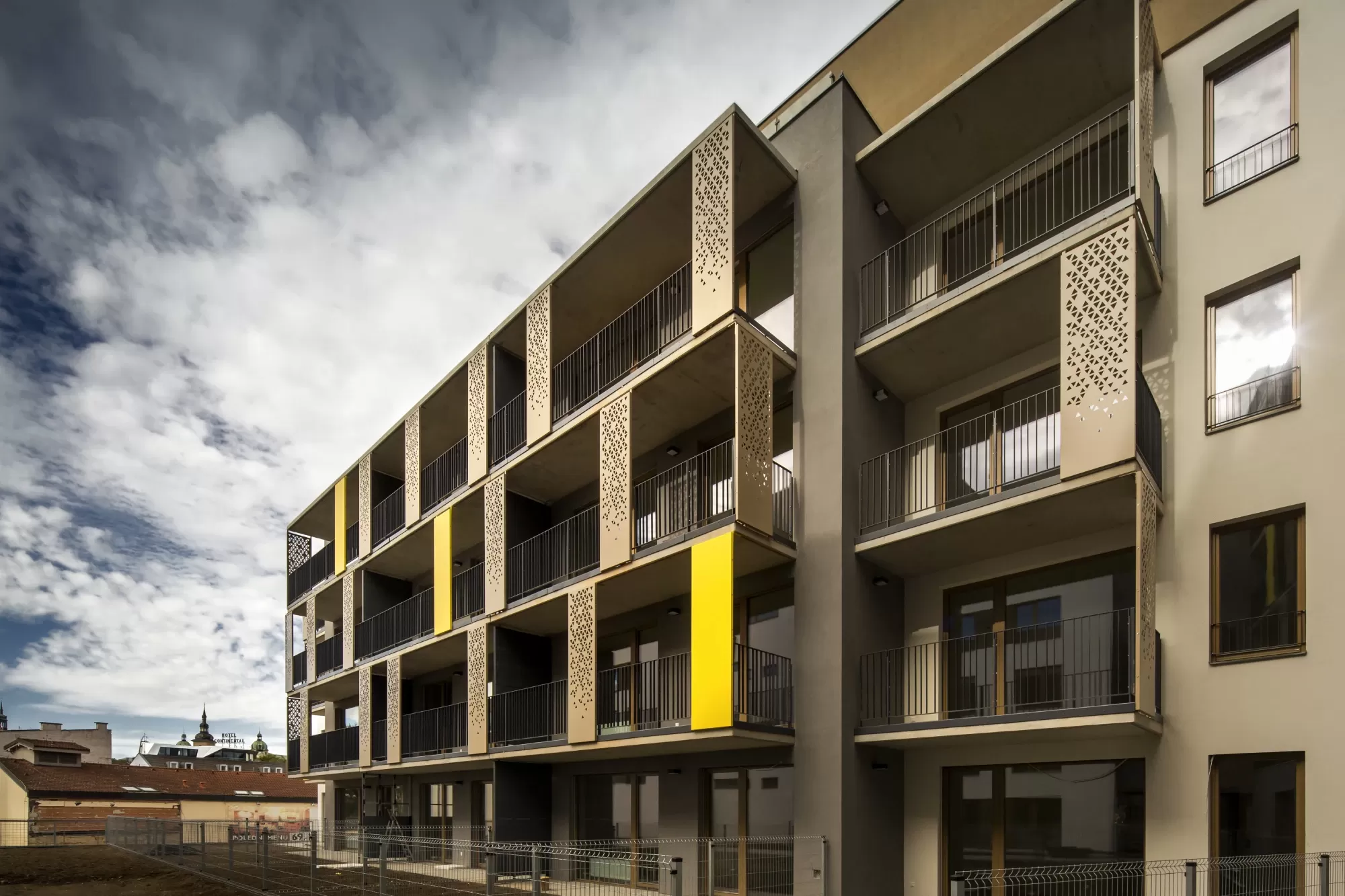 Oberflächenbehandlung PERFOLINEA