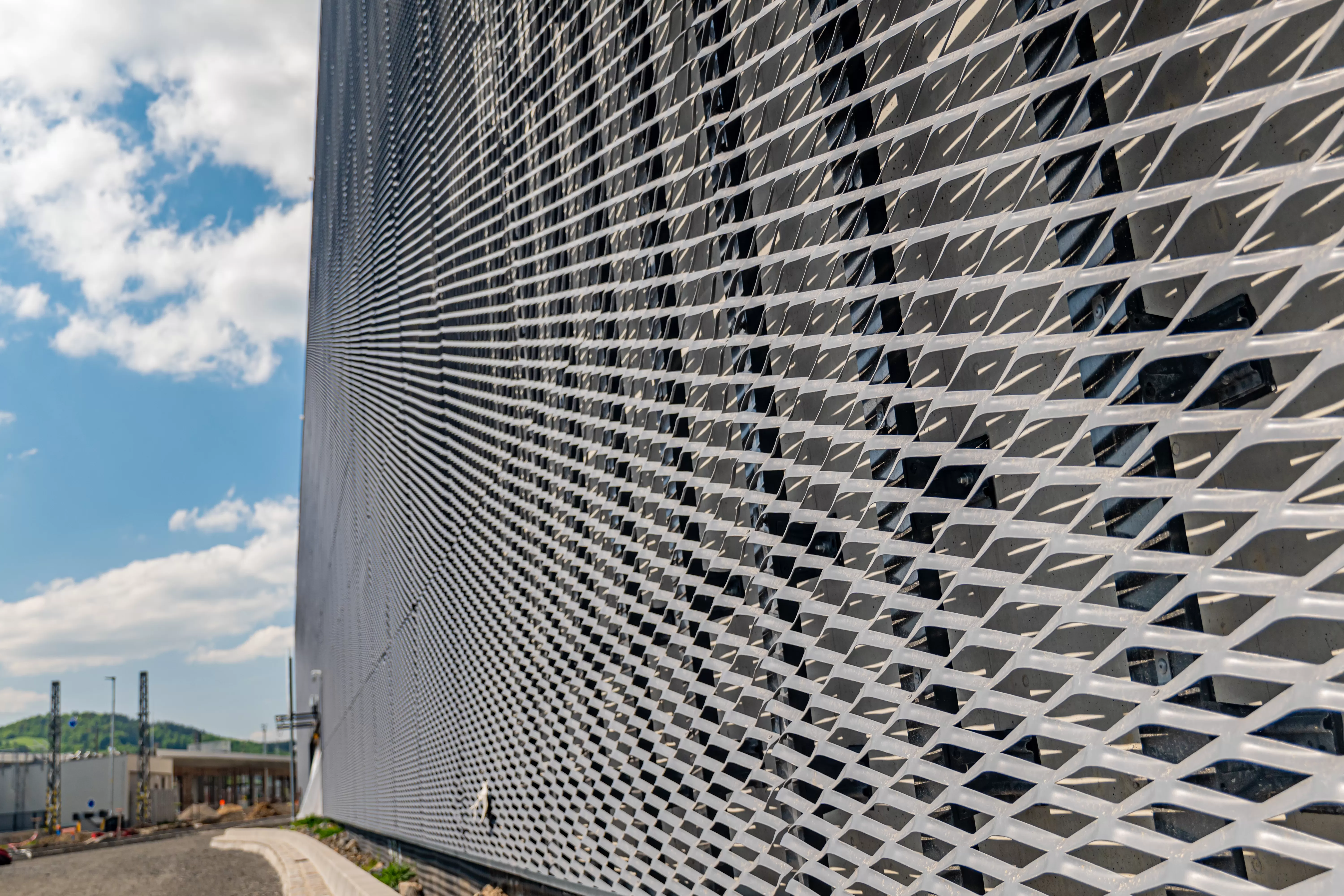 Befestigung von Fassadenelementen