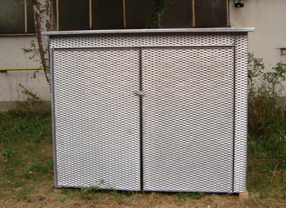 Firma PEJISTRO - popelnice z tahokovu - perfolinea.cz