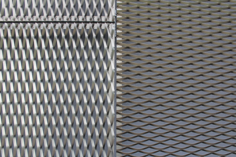 Fasáda z hliníkového tahokovu, oko kosočtvercové - perfolinea.cz