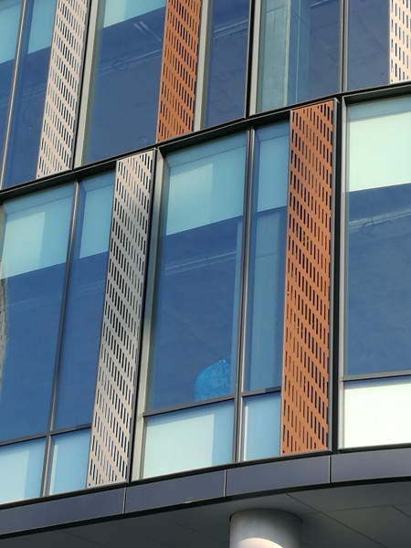 Twin City Bratislava - fasáda - perfolinea.cz