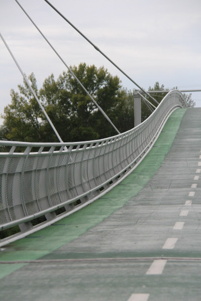 Výplň zábradlí z ocelového žárově zinkovaného tahokovu - perfolinea.cz