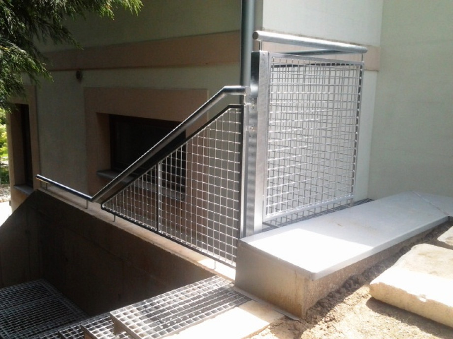 Zámečnictví Radovan Myslík- výplně z tahokovu a svařovaných sítí - perfolinea.cz