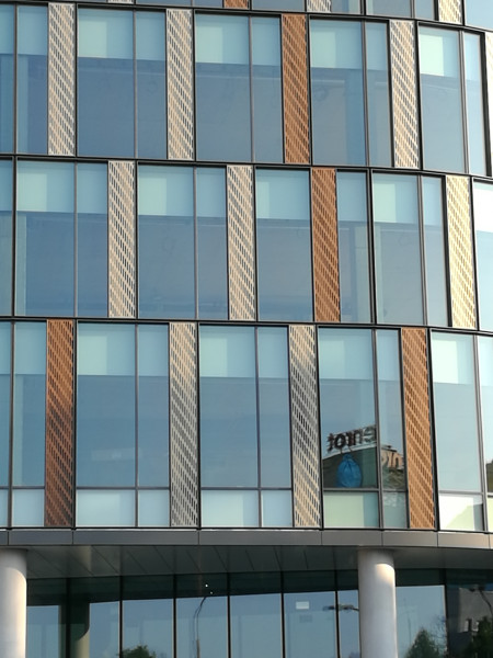 Twin City Bratislava - fasáda - perfolinea.cz