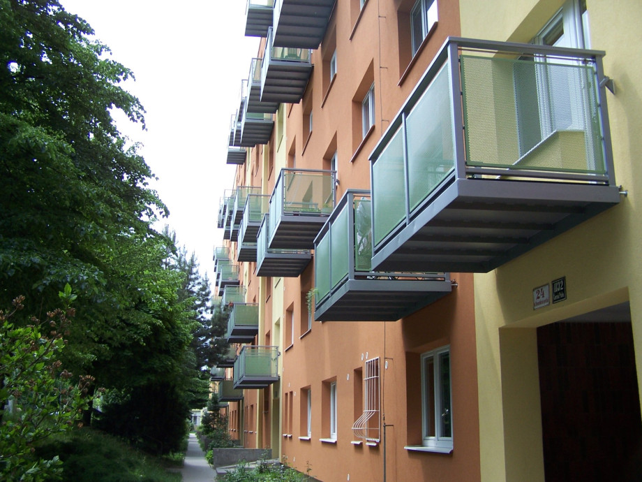 Balkonové a plotové výplně - perfolinea.cz