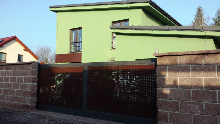 Balkonové a plotové výplně - perfolinea.cz