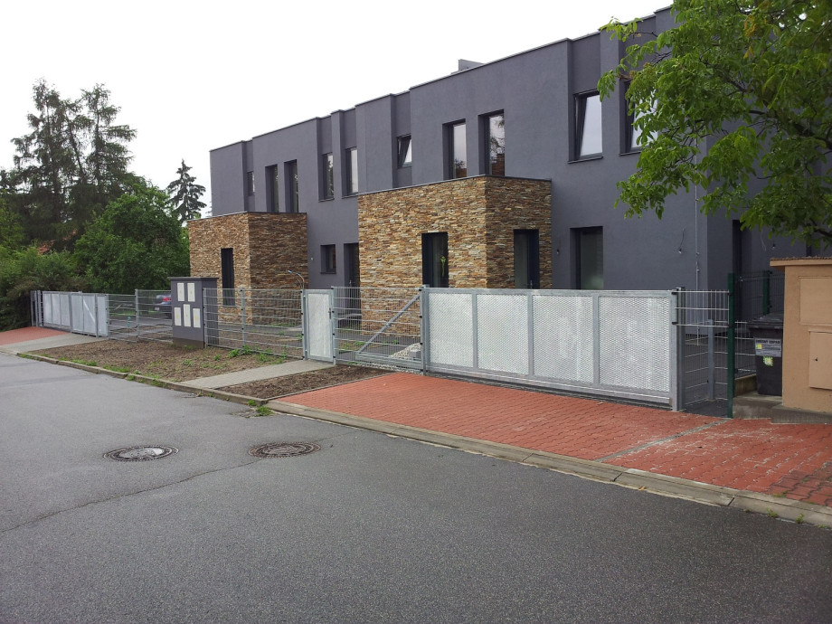 Balkonové a plotové výplně - perfolinea.cz