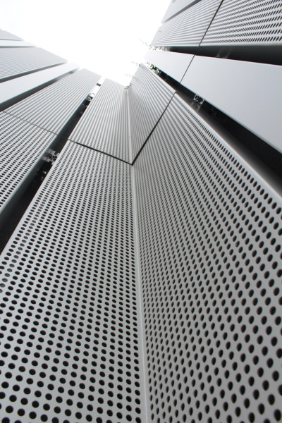 Hvězdárna a planetárium Brno z děrovaného plechu - perfolinea.cz