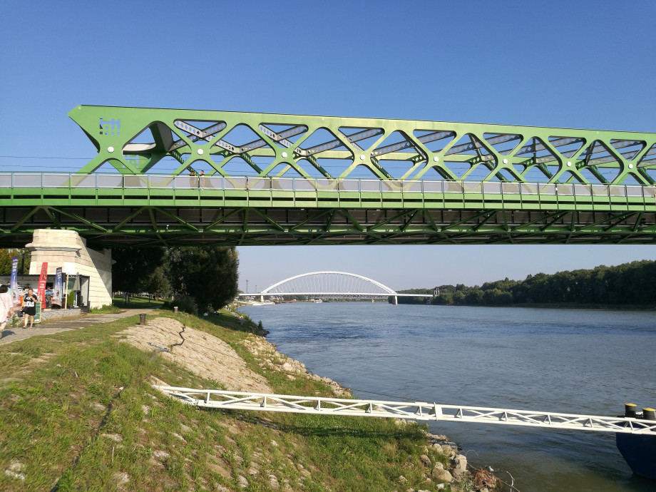 Starý Most Bratislava - fasáda - perfolinea.cz