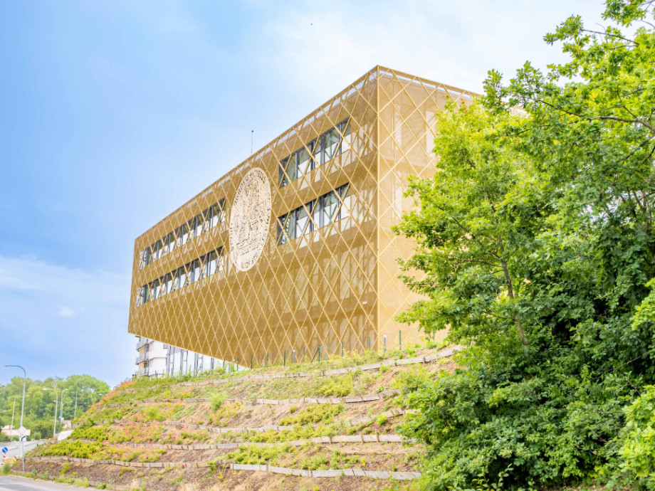 Fassadenplatten des Gebäudes
