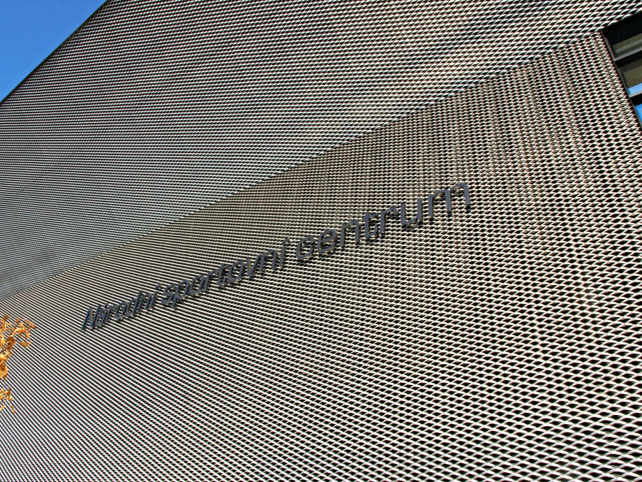 Olympijské centrum Prostějov - fasáda - perfoliea.cz