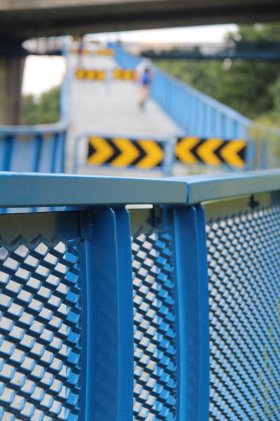 Výplň zábradlí z ocelového tahokovu, oko kosočtvercové - perfolinea.cz