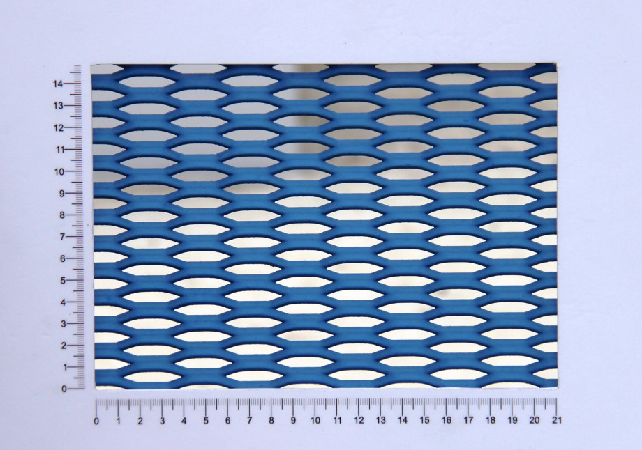 Zábradlí z ocelového tahokovu  oko šestihranné - perfolinea.cz