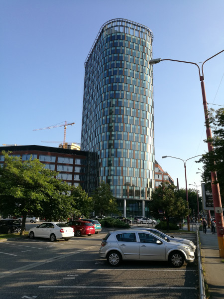Twin City Bratislava - fasáda - perfolinea.cz
