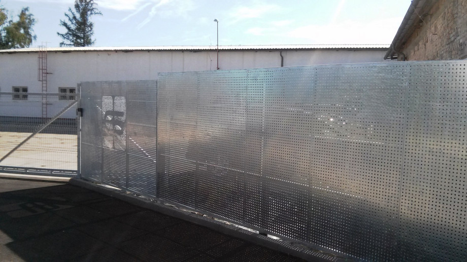 Balkonové a plotové výplně - perfolinea.cz