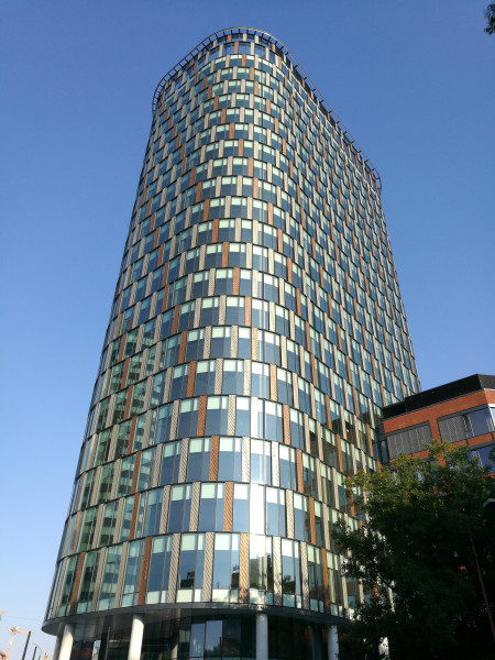 Twin City Bratislava - fasáda - perfolinea.cz