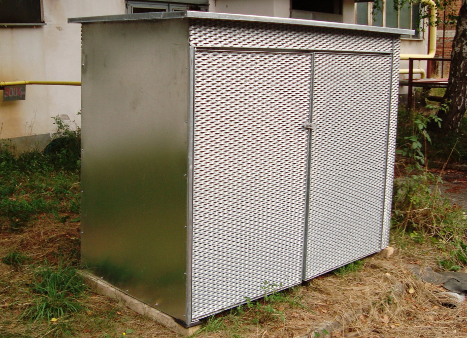 Firma PEJISTRO - popelnice z tahokovu - perfolinea.cz