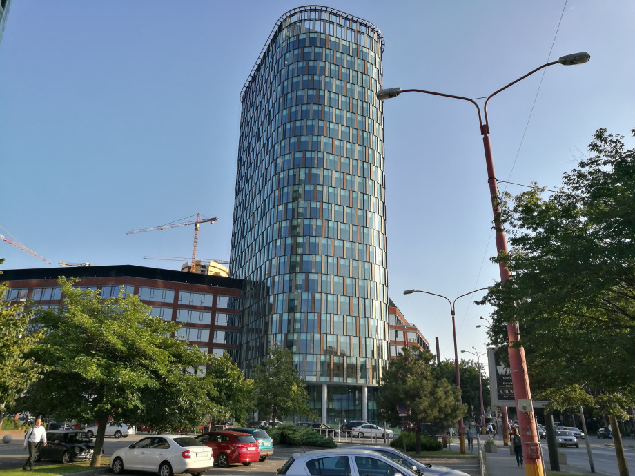 Twin City Bratislava - fasáda - perfolinea.cz