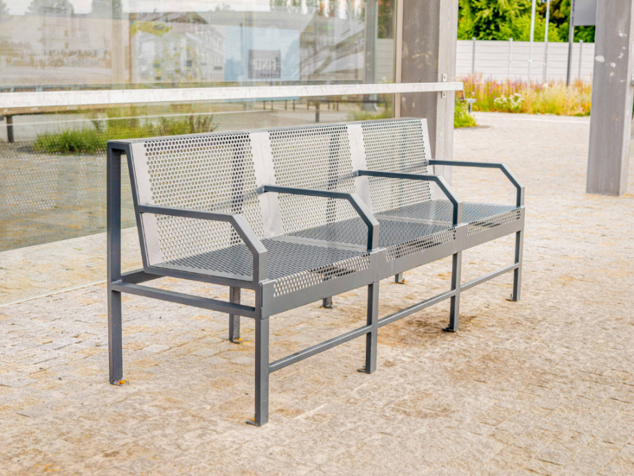 Bänke aus Lochblech