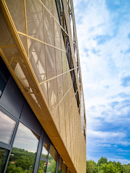 Fassadenplatten des Gebäudes