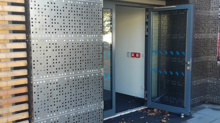 Brex Kino Lomnice nad Popelkou - fasády - perfolinea.cz