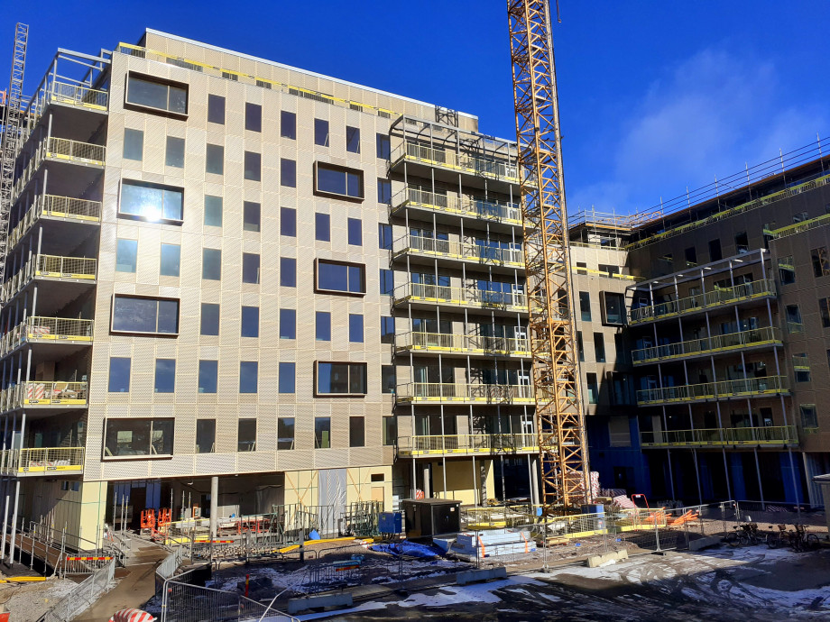 Fasáda z hliníkového děrovaného plechu - perfolinea.cz