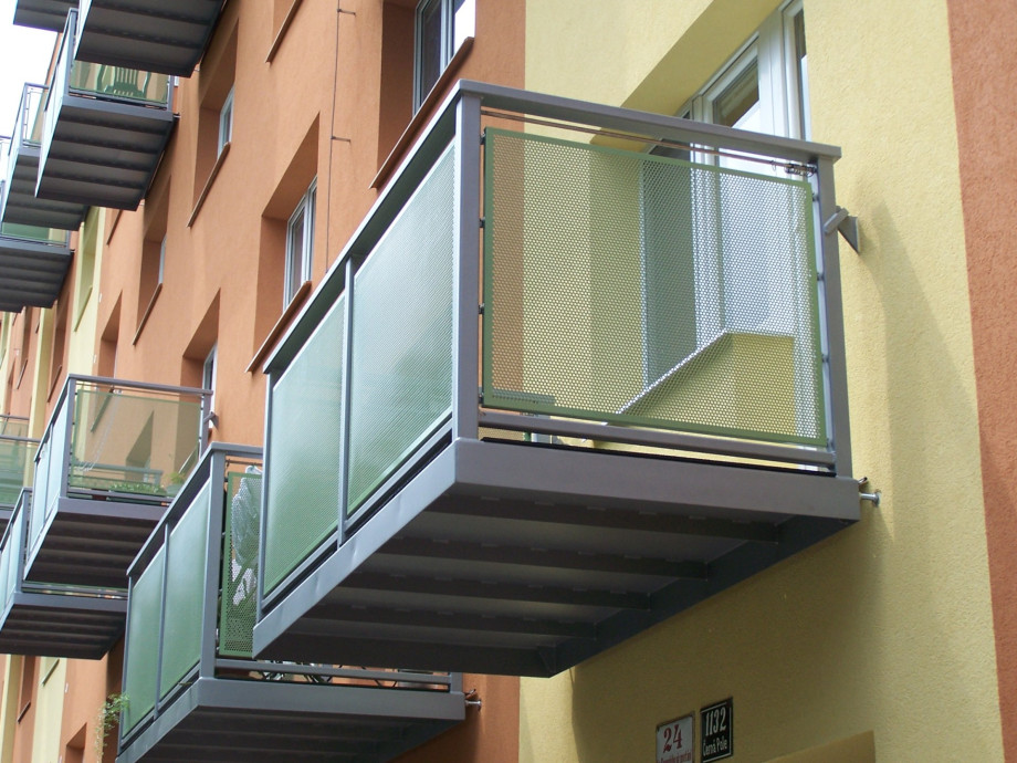 Balkonové a plotové výplně - perfolinea.cz
