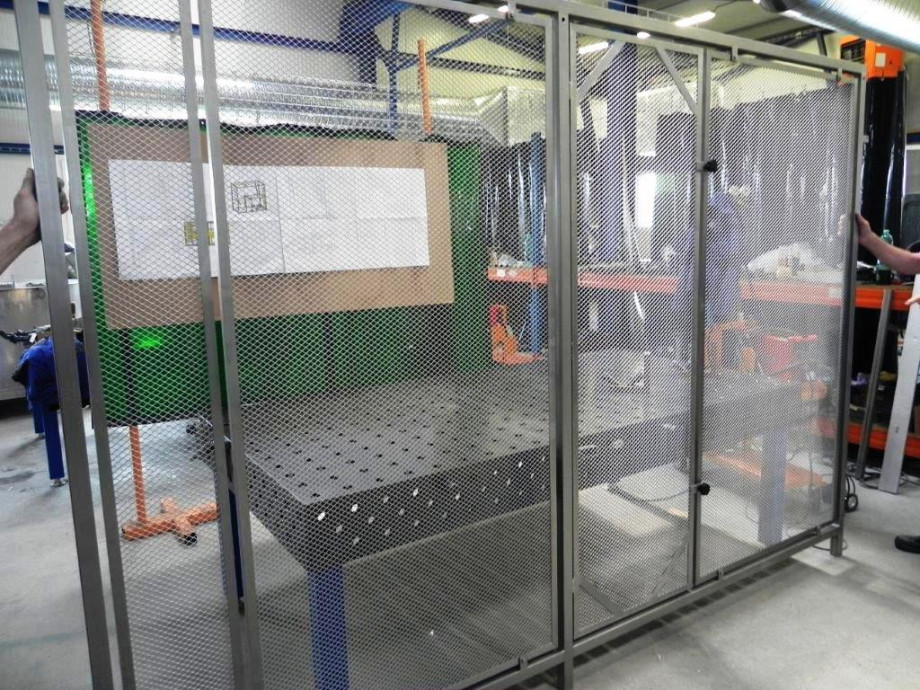 MEGA-TEC s. r. o. - Zástěny z tahokovu - perfolinea.cz