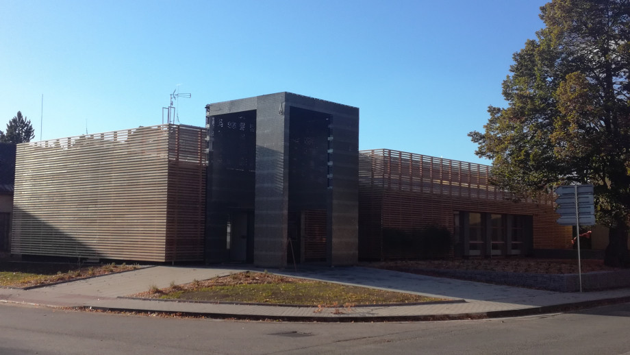 Brex Kino Lomnice nad Popelkou - fasády - perfolinea.cz