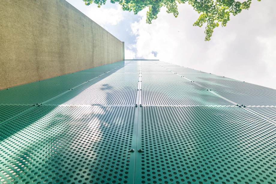 Fassadenverkleidung und Geländefüllungen