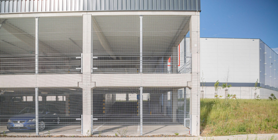 Verkleidung des Parkhauses.