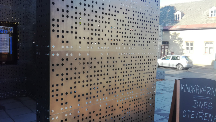 Brex Kino Lomnice nad Popelkou - fasády - perfolinea.cz