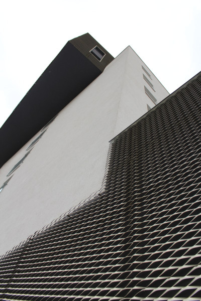 Foto Hotel Ibis fasáda z hliníkového tahokovu - perfolinea.cz