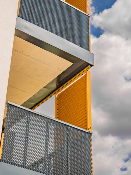 Balkonpaneele aus Streckmetall.